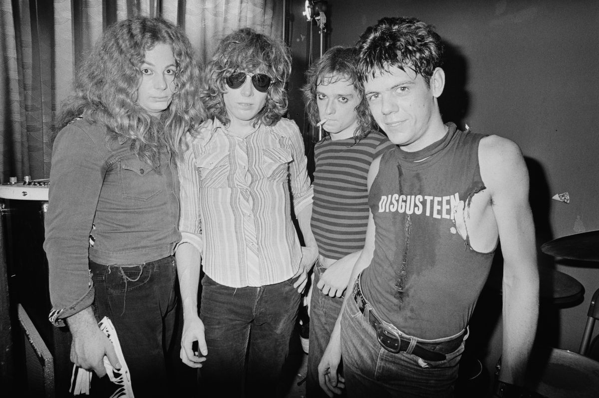 Teenage Head w 1977 r. Od lewej: Steve Mahon (bas), Gord Lewis (gitara) Nick Stipanitz (perkusja), Frankie Venom (wokal)
