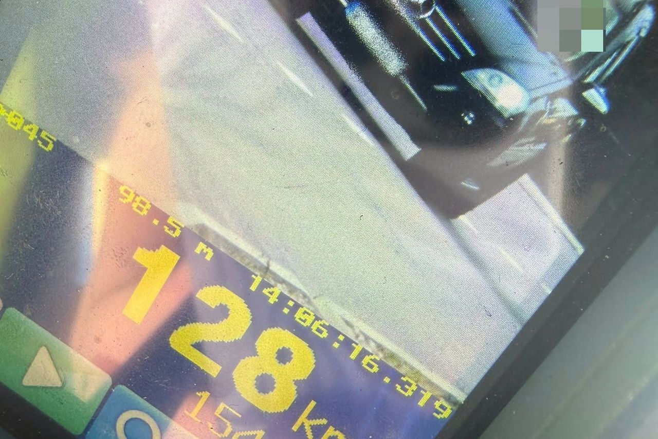 Pędził 128 km/h w terenie zabudowanym. Policja nie miała litości