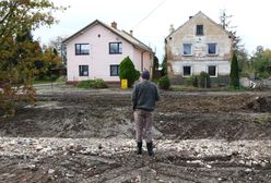 "Zostaliśmy sami". Po przejściu powodzi sytuacja wciąż jest trudna