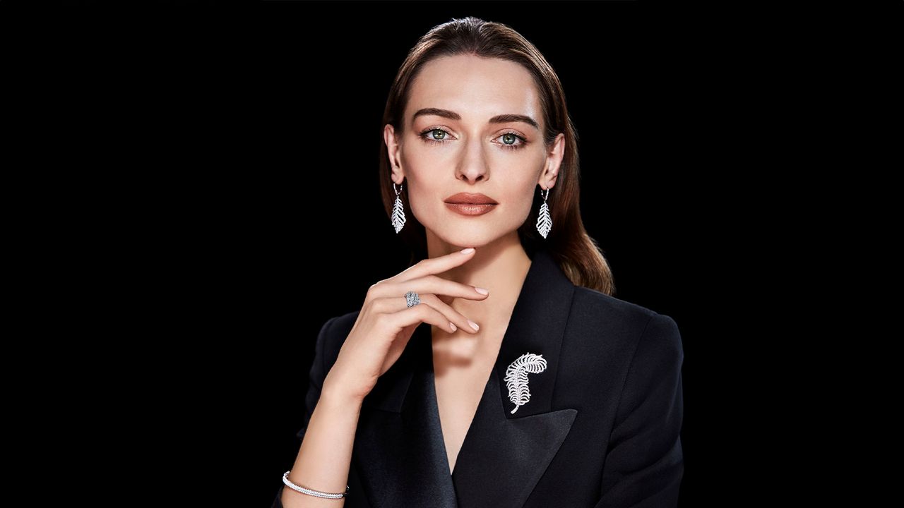 Broszki z diamentami – elegancja w najlepszym wydaniu od Apart