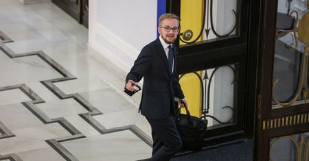 Piotr Patkowski w kontrowersyjnej agencji. Będzie nie do ruszenia przez lata