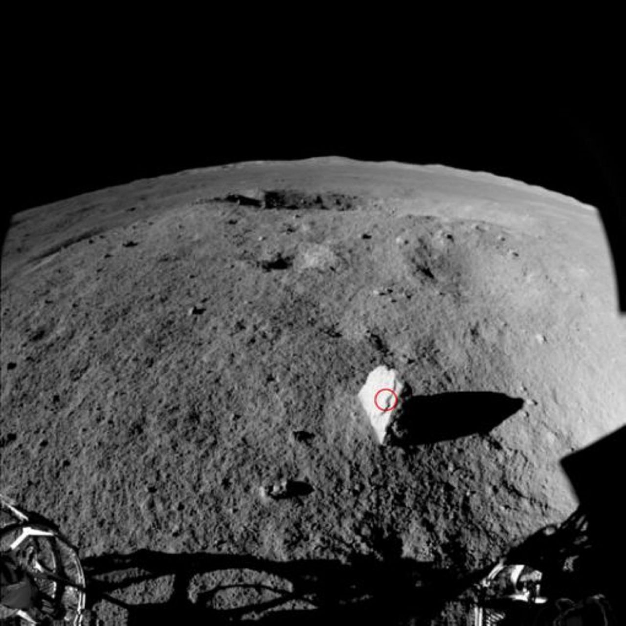 Yutu 2 znalazł "kamień milowy" na Księżycu
