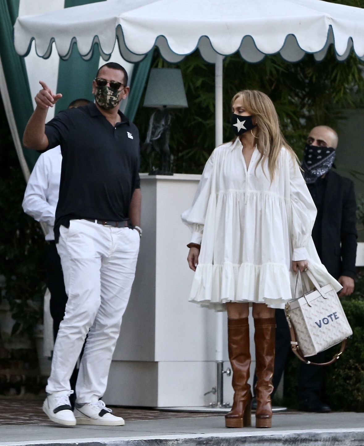 Jennifer Lopez zadaje szyku na ulicach Hollywood