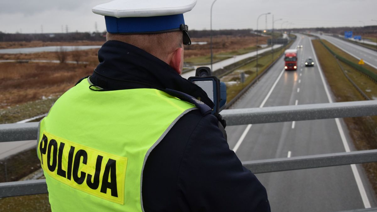 Pomiar odległości pomiędzy pojazdami na autostradzie