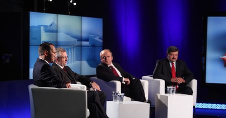 Kto powinien debatować? Polacy wiedzą - zobacz sondaż