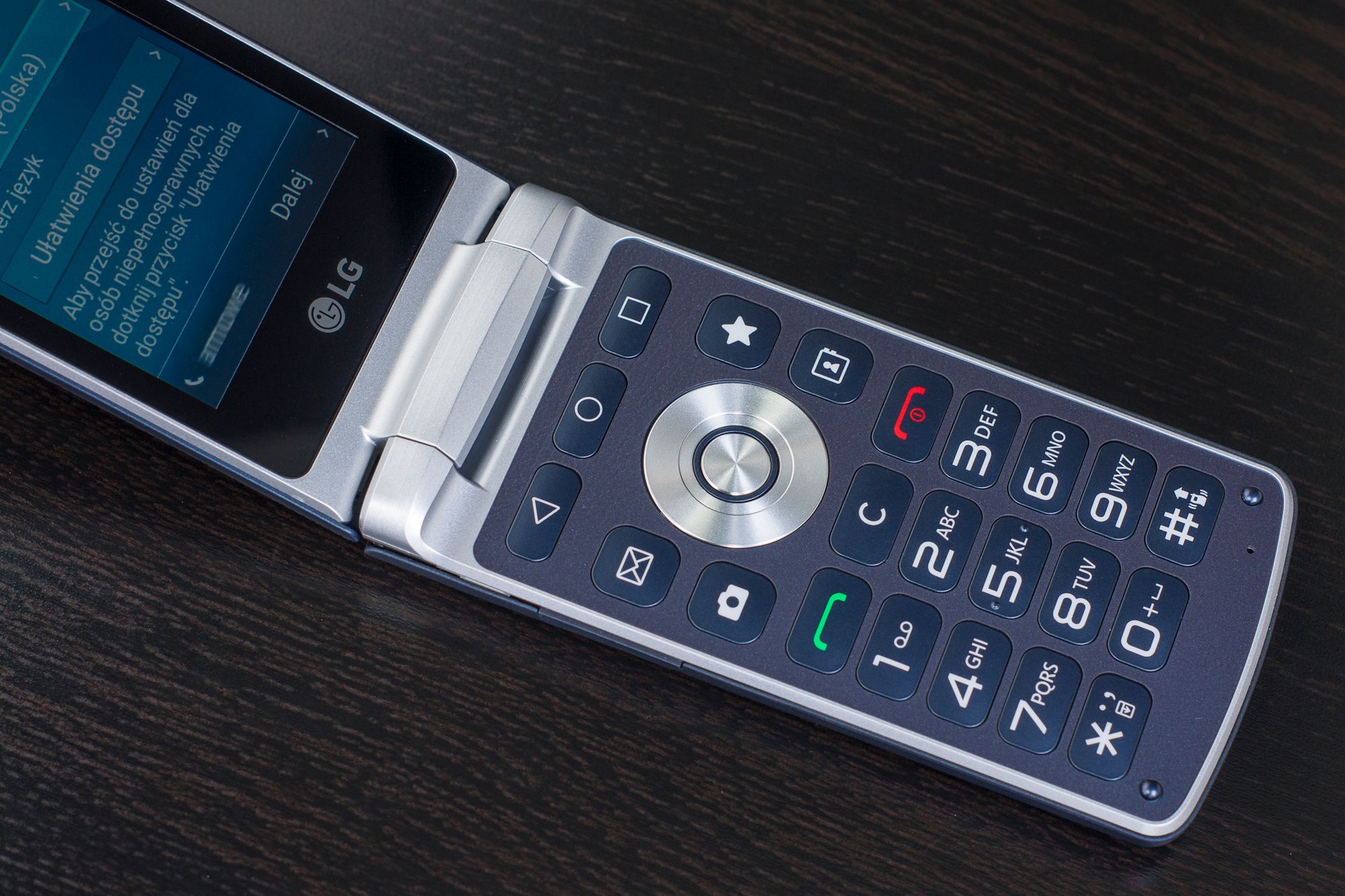 LG Wine Smart – test smartfonu, któremu nie brakuje klapki 4