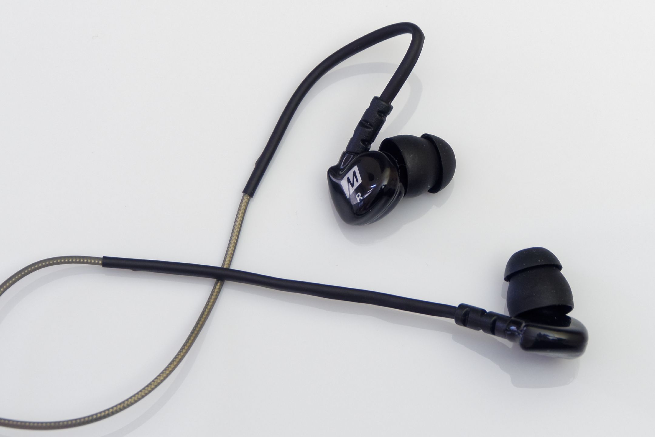 Test MEE audio M6P – solidnych słuchawek sportowych w dobrej cenie 4