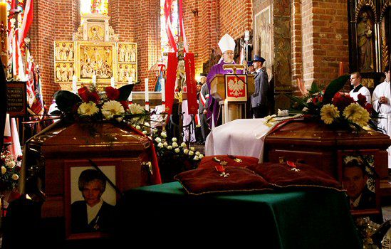 Wspólny pogrzeb babci i wnuka - zginęli razem w katastrofie
