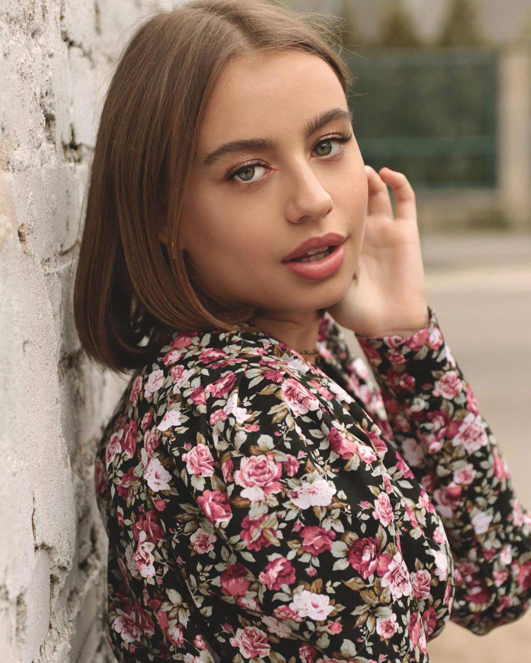 Oliwia Bieniuk w sesji francuskiej