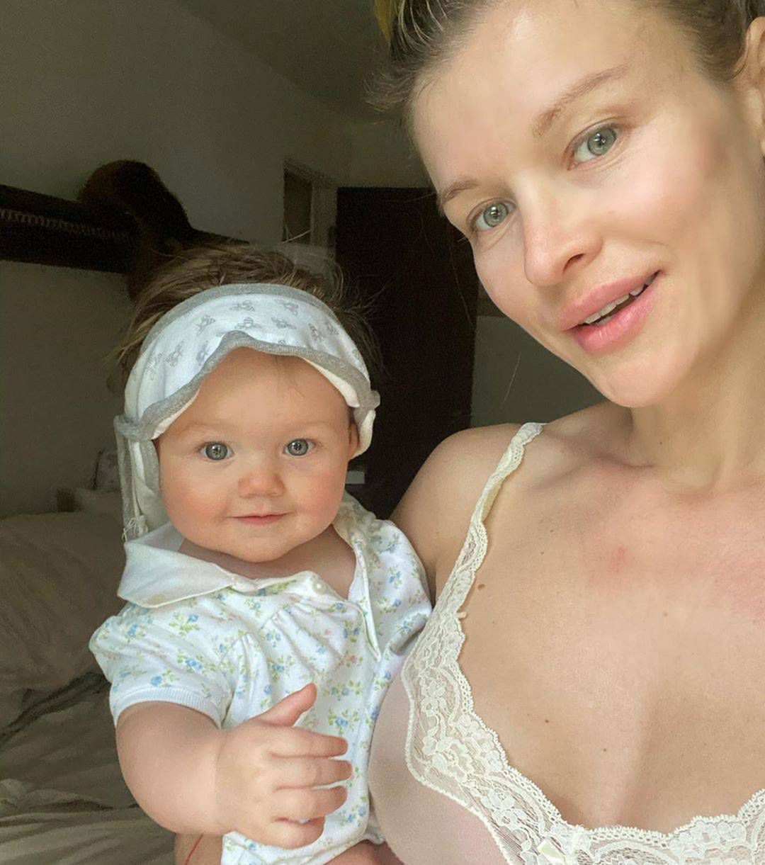Joanna Krupa i Asha witają nowy dzień