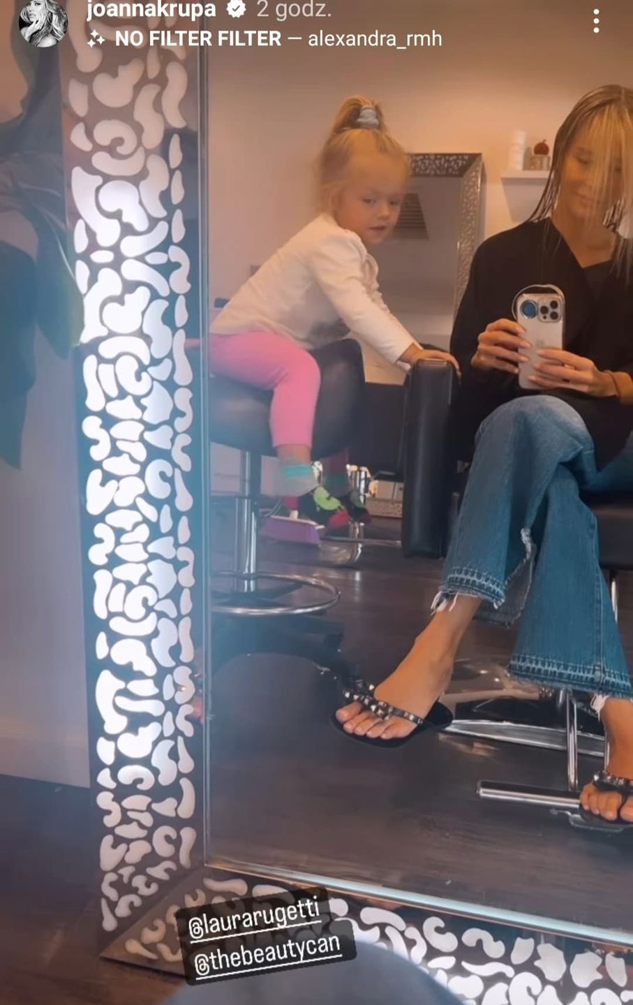 Asha i Joanna Krupa u fryzjera