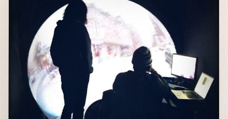 Wirtualna rzeczywistość z lustrzanki - przełom w multimedialnym dokumencie?