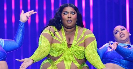 Lizzo odpowiada na krytykę jej figury: "Tak wygląda moje ciało, nawet kiedy JEM ZDROWO I ĆWICZĘ"