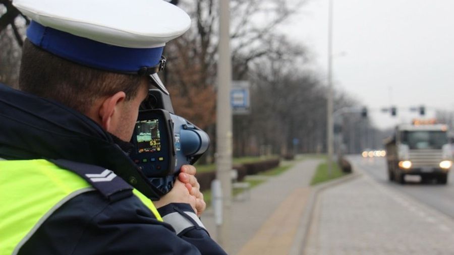 Policjanci wystawili 22 mandaty pierwszego dnia. (zdjęcie poglądowe)