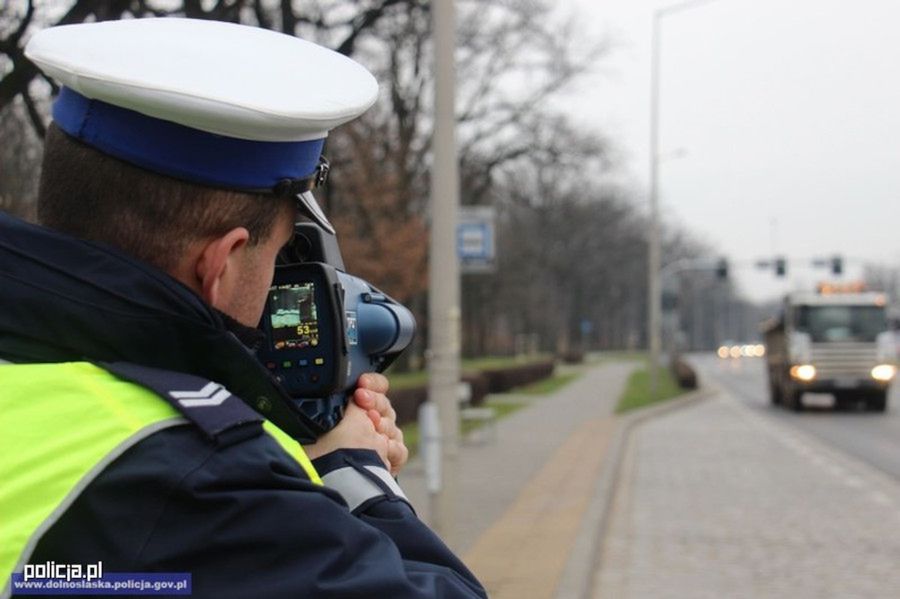 Policjanci wystawili 22 mandaty pierwszego dnia. (zdjęcie poglądowe)