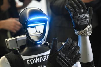 Robot w parlamencie. Kancelaria Sejmu zabiera głos