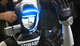 Robot w parlamencie. Kancelaria Sejmu zabiera głos