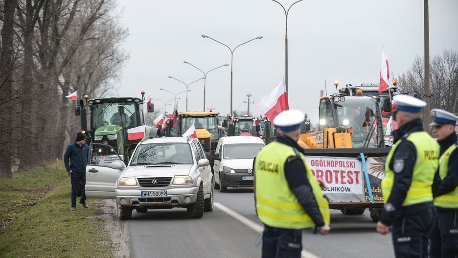 Kierowcy tracą cierpliwość do rolników. "Rujnują nam kieszenie"