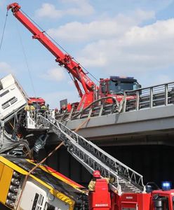 Warszawa. Odcinkowy pomiar prędkości na S8 po wypadku autobusu miejskiego