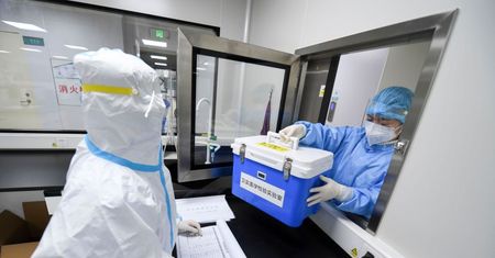Koronawirus. Chiny. Szef laboratorium w Wuhan odpiera ataki związane ze źródłem Covid-19