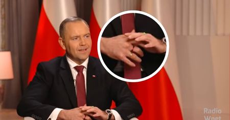 Niezwykła biżuteria prezydenta. "Zapisał się pan do tajnego związku?"
