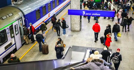 Kontrowersyjna decyzja PKP Intercity. Rzecznik Praw Obywatelskich interweniuje