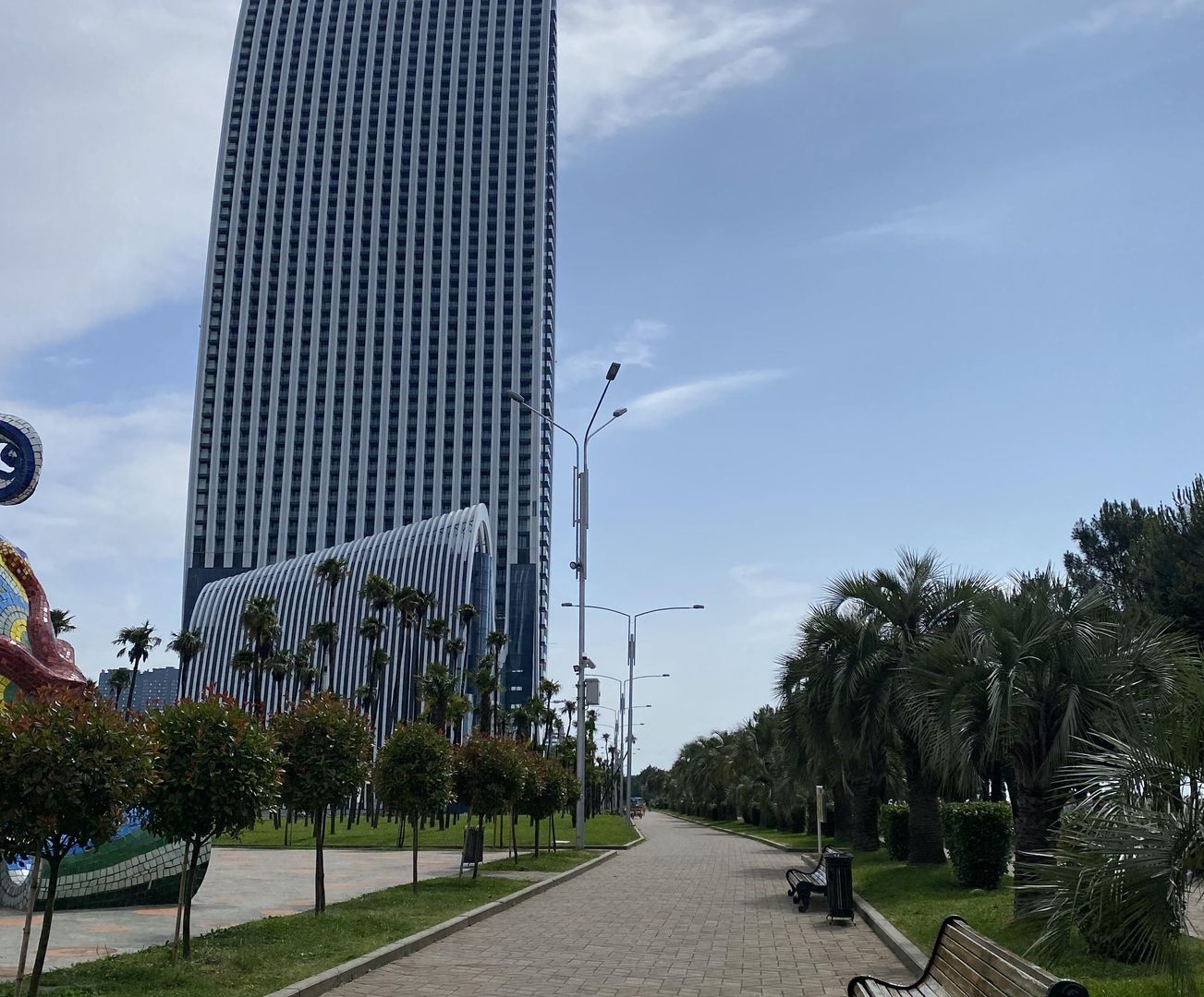 Imponujących hoteli w Batumi nie brakuje