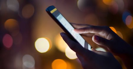 Jaki smartfon do 500 zł warto kupić? Wybraliśmy 5 najlepszych modeli