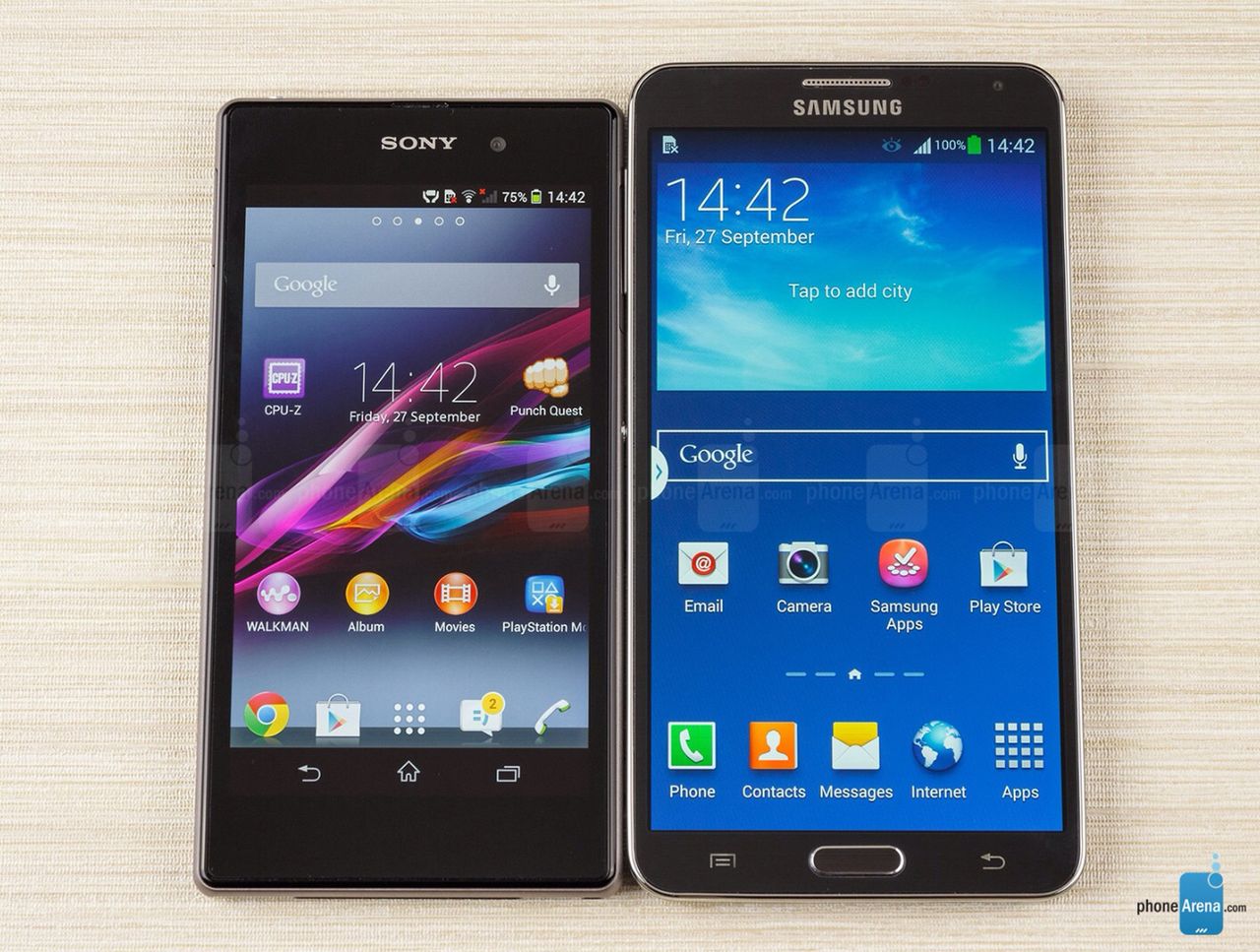 Sony Xperia Z1 obok Samsunga Galaxy Note 3