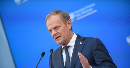 "Poczytajcie, co oni tam powsadzali". Premier Tusk krytykuje PiS za KPO