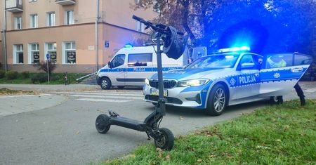 Potrącenie 15-latka na hulajnodze. Obaj twierdzą, że mieli zielone światło | ZDJĘCIA