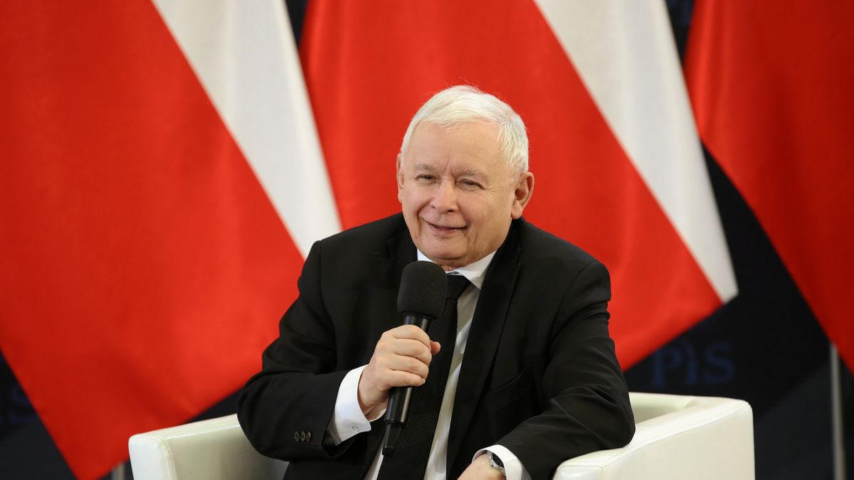 Jaroslaw Kaczynski w Szczecinie
02.10.2022 Szczecin , ul. Mickiewicza , Uniwersytet Szczecinski , Wydzial Ekonomiczny . Prezes PiS Jaroslaw Kaczynski podczas spotkania ze swoimi sympatykami w Szczecinie .
Fot. Cezary Aszkielowicz / Agencja Wyborcza.pl
Fot. Cezary Aszkielowicz / Agencja Wyborcza.pl
polityka