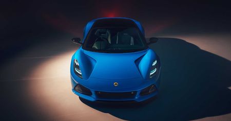 Lotus Emira debiutuje w wersji First Edition. W końcu znamy szczegóły techniczne