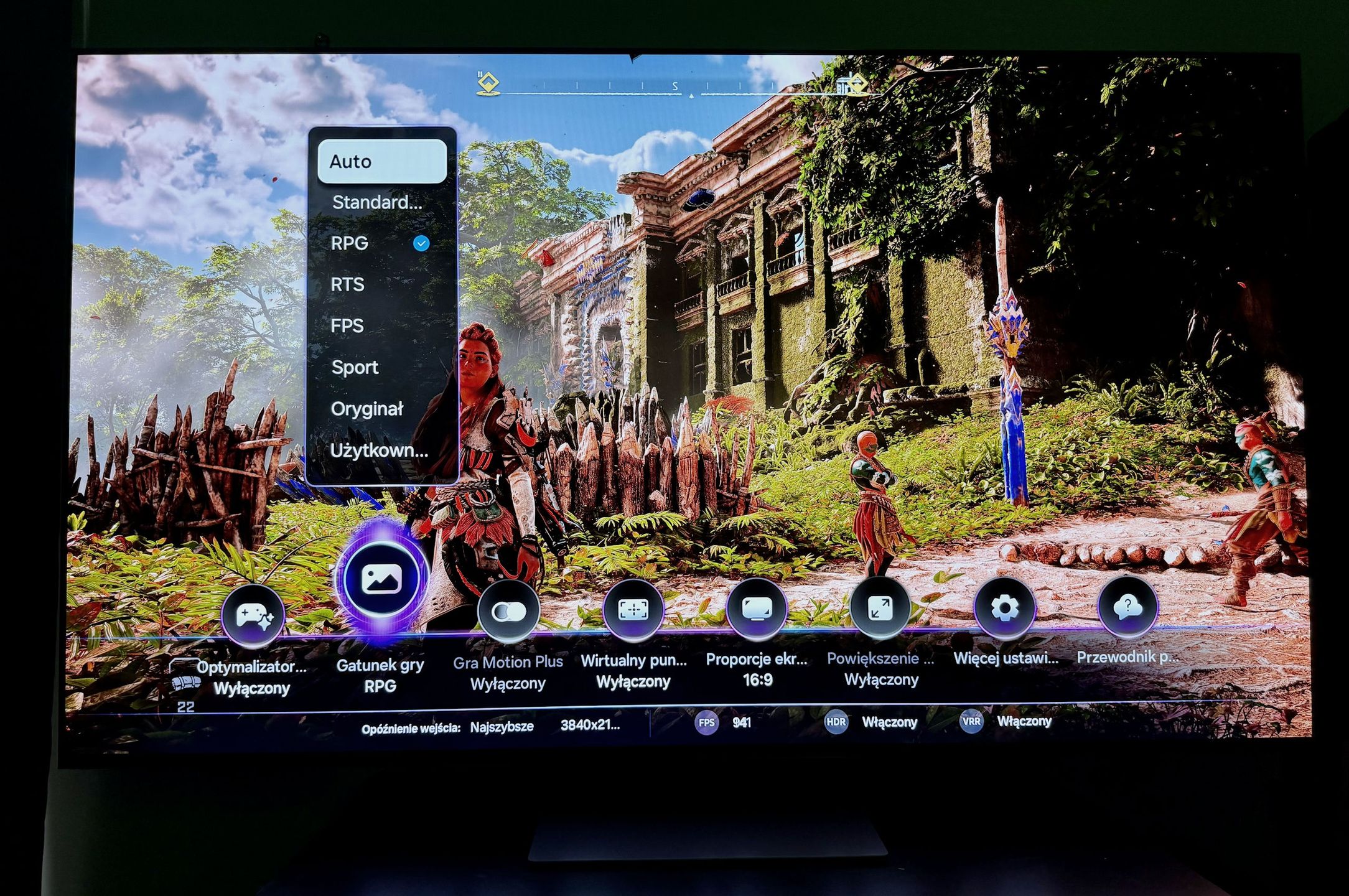 Samsung OLED S90H - panel gracza