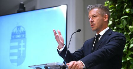 Węgry sprzątają po Orbánie. Péter Magyar chce zmiany konstytucji