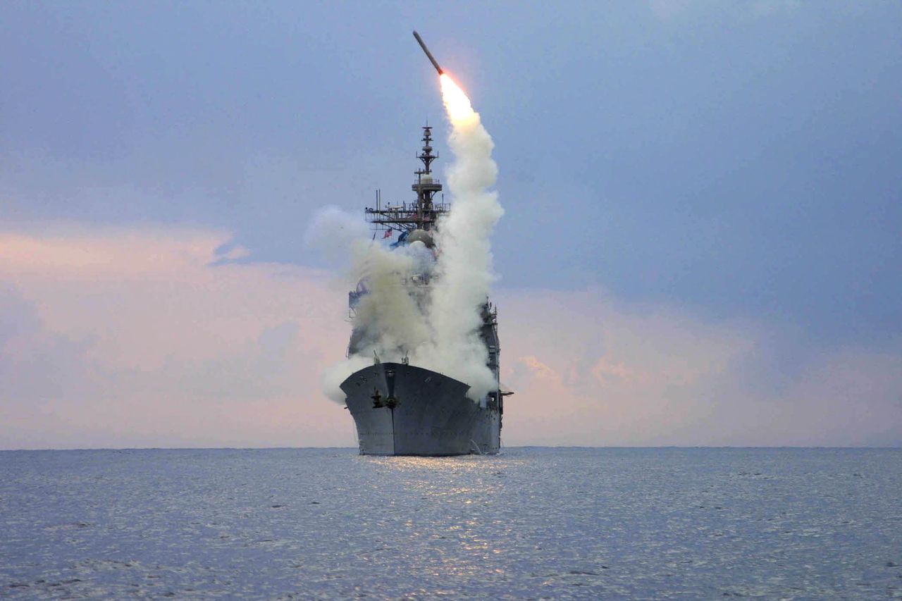 The guided missile cruiser USS Cape St. George launches a Tomahawk missile - illustrative photo