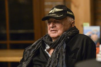 Wiedziała o innych kobietach. Nie czuła zazdrości