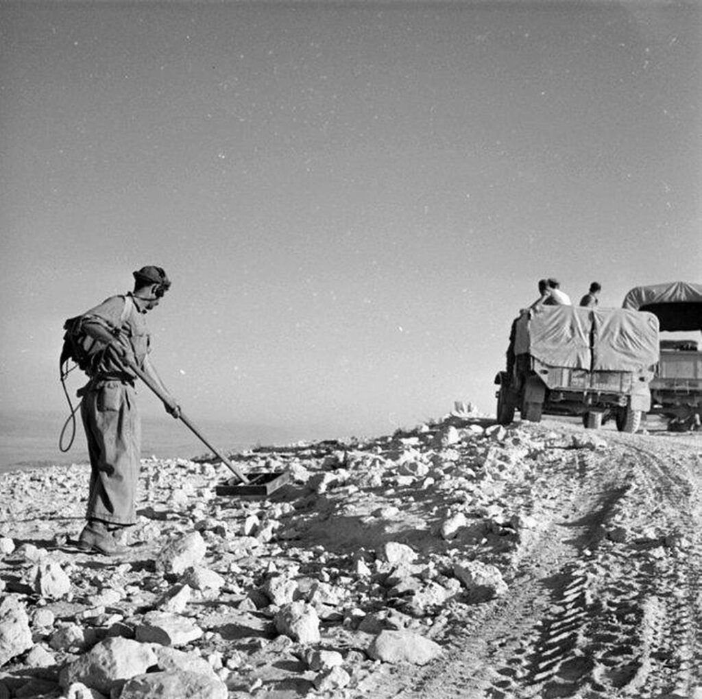 Mine detector (Polish) Mark I konstrukcji Józefa Kosackiego był wykorzystywany podczas bitwy pod El Alamein w 1942 roku