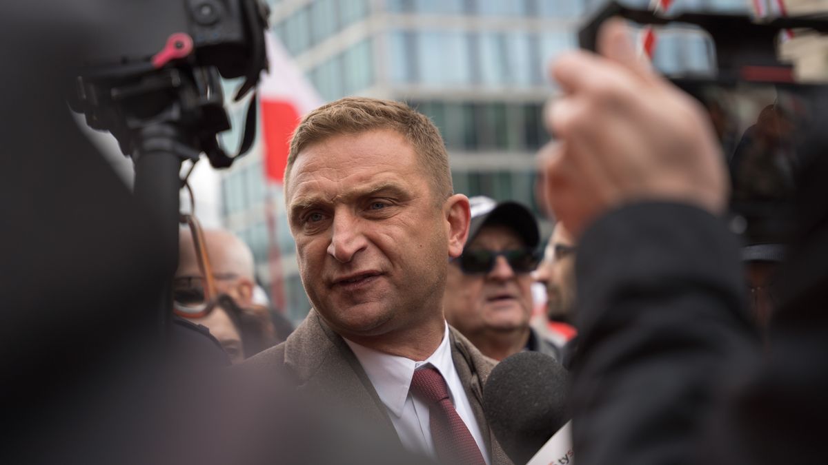 Fundacja ludzi Bąkiewicza, KAS i duże pieniądze