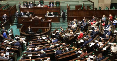 Niejawne posiedzenie Sejmu. "Obawiam się, że to się rozejdzie po kościach"