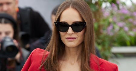 Skradła całe show w Cannes. Paradowała w czerwonej mini