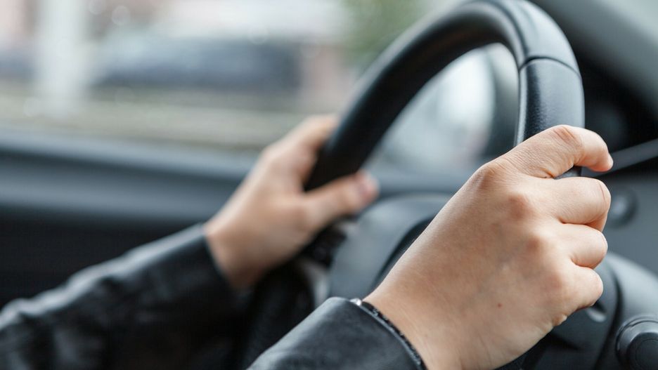 Rosjanie handlują skradzionymi samochodami