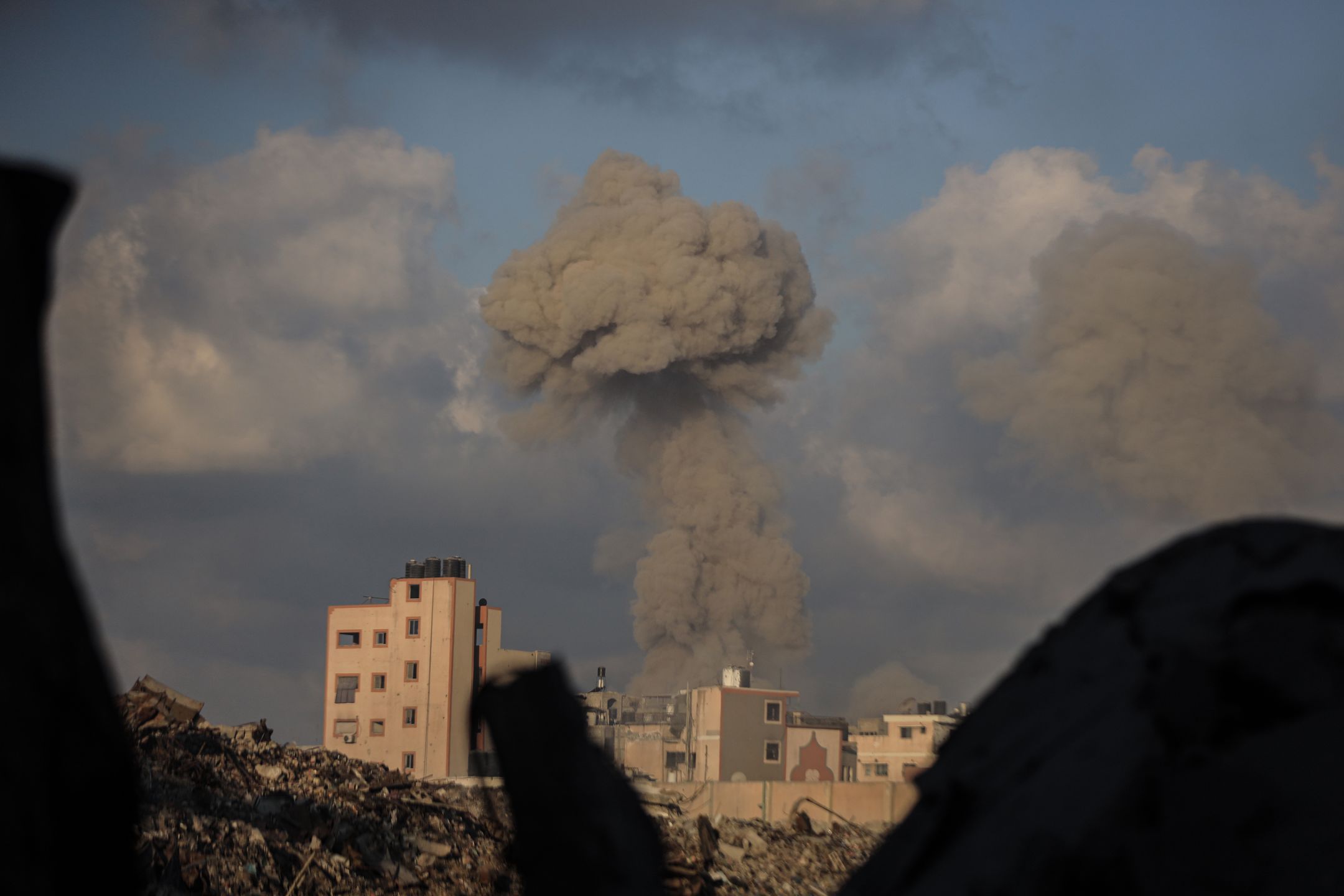 Israeli attacks on Gaza continueGAZA CITY, GAZA - SEPTEMBER 24: Smoke rses from the Tel al-Hawa neighborhood following Israeli attacks on Gaza City, Gaza on September 24, 2025. (Photo by Moiz Salhi/Anadolu via Getty Images)Anadoluwestern gaza, attack, airstrike, gaza, israeli army, tel al-hawa