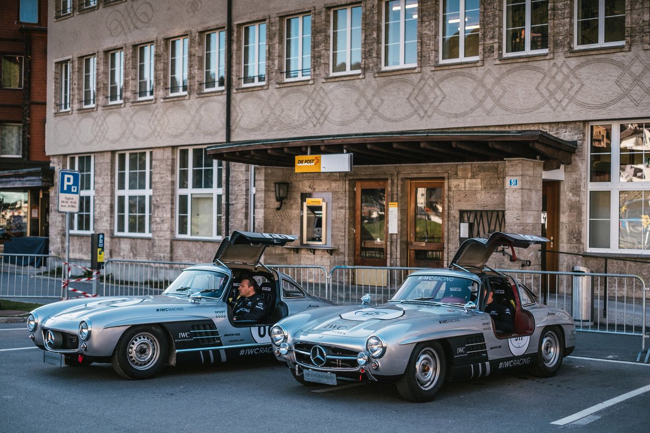 Czy jest coś lepszego niż Mercedes 300 SL "Gullwing"? Tak. Dwa wyścigowe Mercedesy 300 SL od HK Engineering.