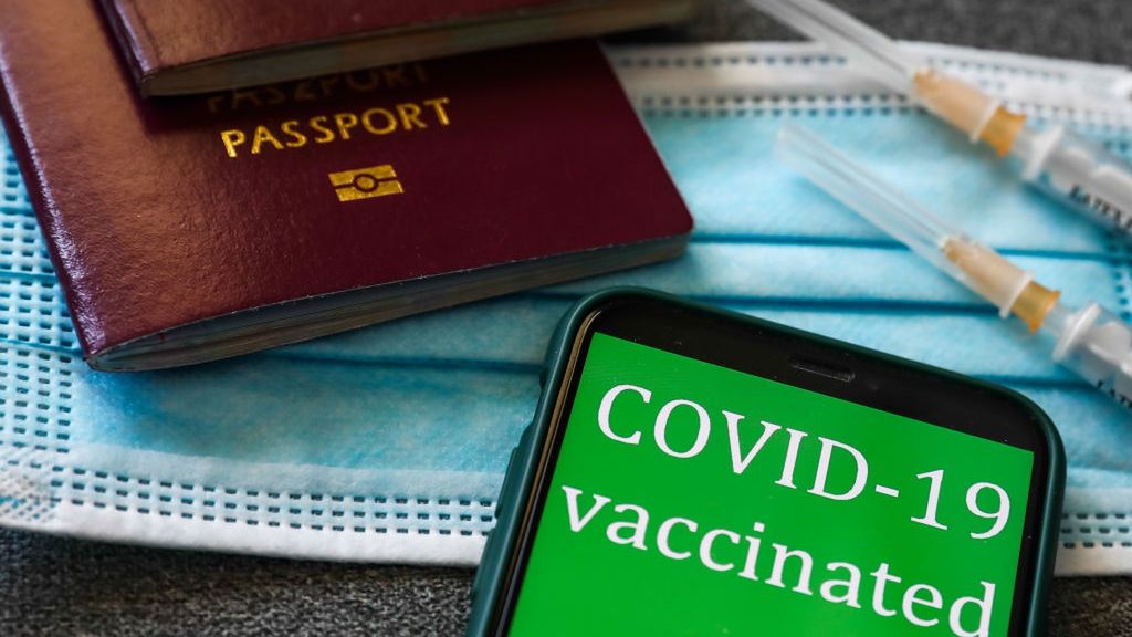 Polacy mogą już pobrać Unijny Certyfikat COVID