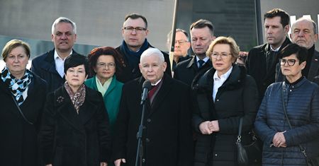 Skandaliczny transparent na miesięcznicy. Jest komunikat prokuratury