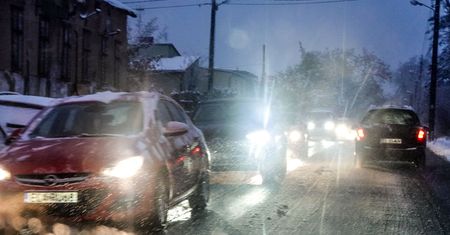 Dramat pogodowy w okolicy Tylic. "Ludzie dzwonią, że stoją tam z dziećmi"