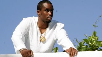 Diddy siedzi w więzieniu, ale humor go NIE OPUSZCZA. Do sieci trafiły nowe fotki skompromitowanego rapera. Jest nie do poznania (FOTO)