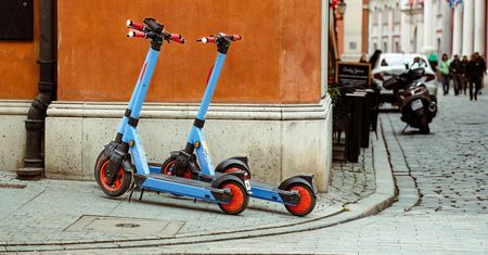 Hulajnogi na wynajem. Warszawa wzięła sprawy w swoje ręce