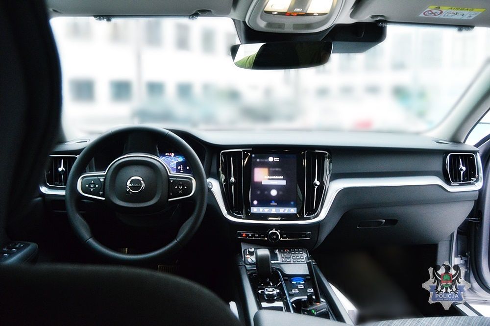 Nowe radiowozy w Wałbrzychu. To Volvo V60